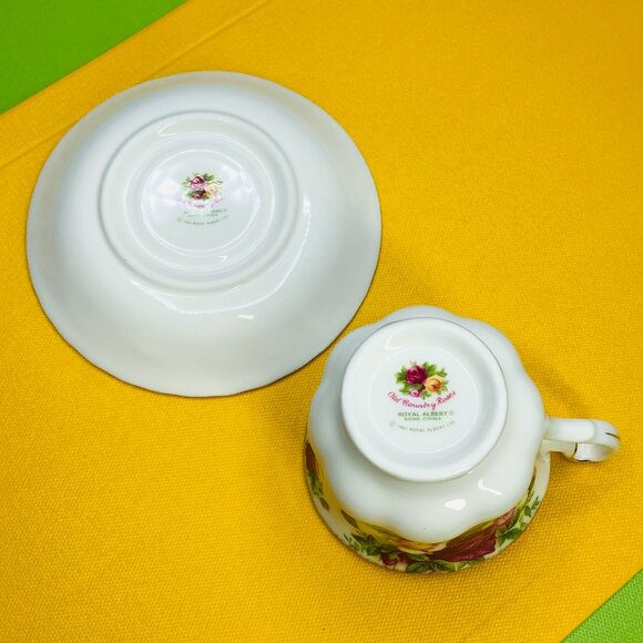 60s Royal Albert OLD COUNTRY ROSES Bone China Teacup Saucer Set Vintage Gift - Picture 8 of 12